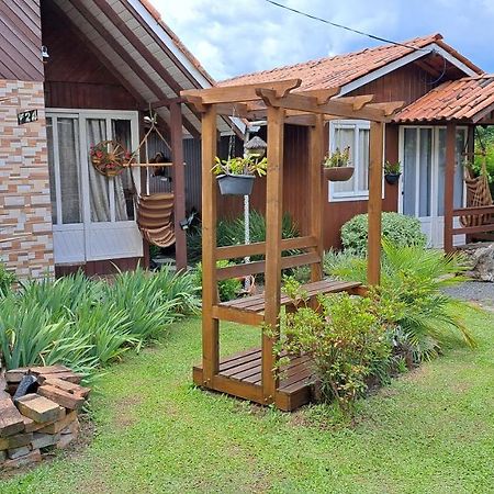 Chales Doce Luar Casas De Temporada Урубиси Экстерьер фото
